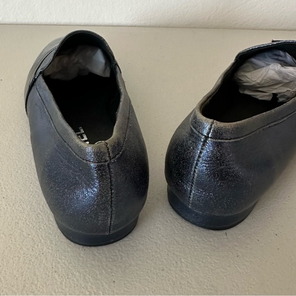 VINTAGE CHANEL PATENT Leather round Toe Loafers - Picture 8 of 14